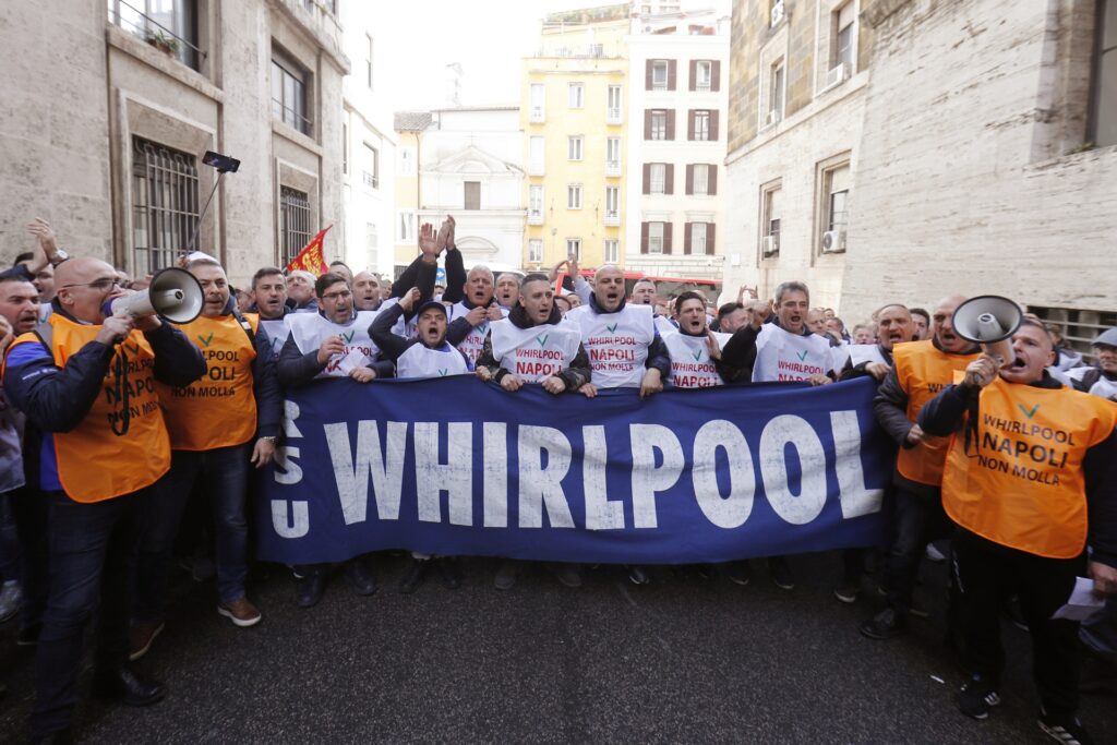 WHIRLPOOL NO ALLO STOP DELLO STABILIMENTO