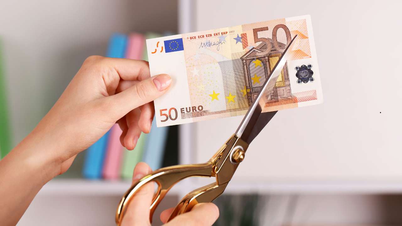 BLOCCATO IL CONTRATTO NAZIONALE  FUNZIONI LOCALI 2022-2024  COSA PERDONO I LAVORATORI?